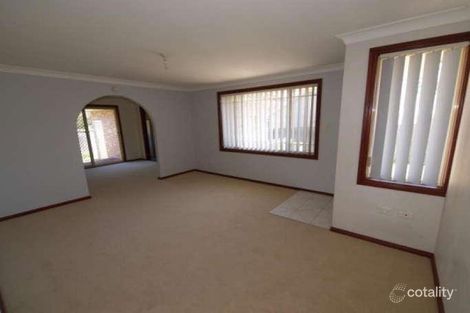 Property photo of 26 Gavin Way Lake Haven NSW 2263
