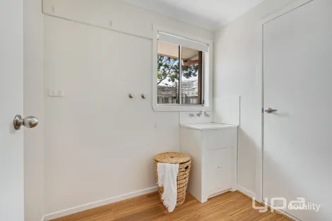 Property photo of 2/50 Rokewood Crescent Meadow Heights VIC 3048