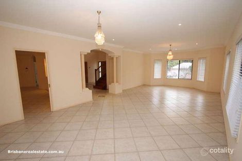 Property photo of 8 Brompton Place Brookfield QLD 4069