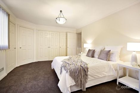Property photo of 2/5 Macgowan Avenue Glen Huntly VIC 3163