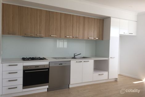 Property photo of 15 Cyan Walk Coburg North VIC 3058