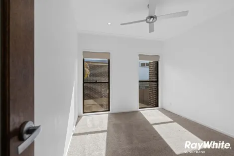 Property photo of 33 Acomis Street Mackenzie QLD 4156