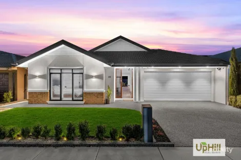 25 Pamir Cct, Clyde North, VIC 3978