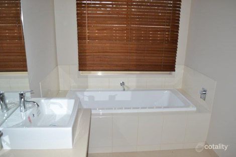 Property photo of 18 Settlers Drive Kialla VIC 3631