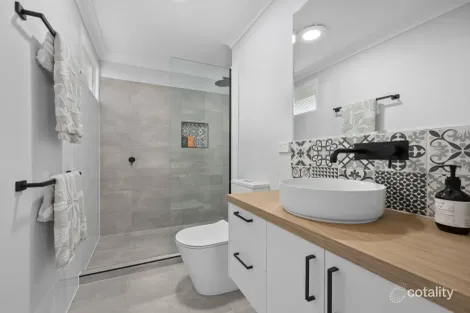 Property photo of 2/71 Oxley Drive Barellan Point QLD 4306