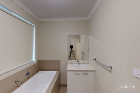 Property photo of 23 Eagle Way Deer Park VIC 3023