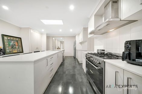 Property photo of 76 Seagrass Crescent Point Cook VIC 3030