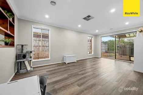 Property photo of 26 Murnong Mews Harkness VIC 3337