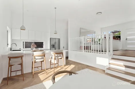 Property photo of 11 St Johns Avenue Mangerton NSW 2500