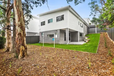 Property photo of 11 St Johns Avenue Mangerton NSW 2500
