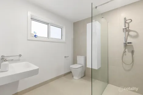 Property photo of 1/9 Beach Close Point Lonsdale VIC 3225