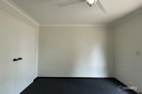 Property photo of 1 Aberdeen Close Halls Head WA 6210