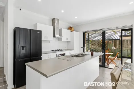 Property photo of 2/33 Boundary Road St James WA 6102