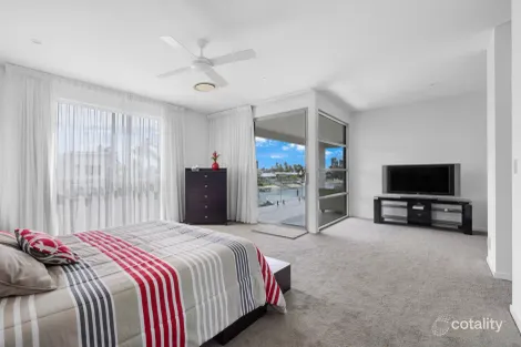 Property photo of 1 Grant Place Broadbeach Waters QLD 4218