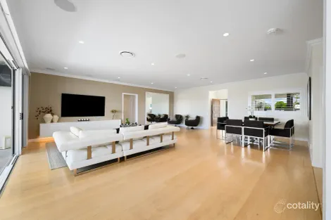 Property photo of 25 Drysdale Place Paradise Point QLD 4216