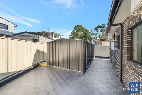 Property photo of 18 Gundagai Crescent Wakeley NSW 2176