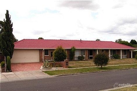 Property photo of 13 Garryowen Crescent Narre Warren VIC 3805