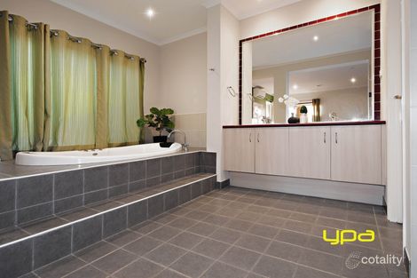 Property photo of 4 Atherton Avenue Burnside Heights VIC 3023