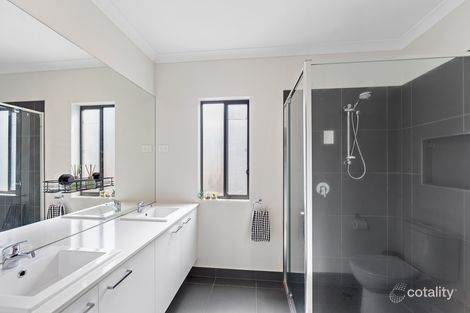 Property photo of 23 Crown Drive Fraser Rise VIC 3336