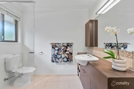 Property photo of 42 Summit Crescent Carrara QLD 4211