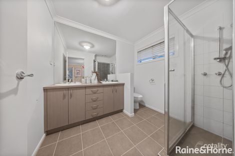 Property photo of 6 Errindura Place Caroline Springs VIC 3023