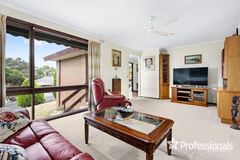 Property photo of 3 Autumn Grove Mooroolbark VIC 3138