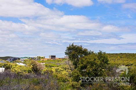 Property photo of 2 Freycinet Way Gnarabup WA 6285