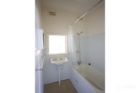 Property photo of 242 Tuggerawong Road Tuggerawong NSW 2259