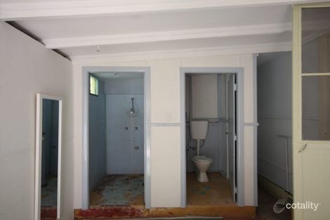 Property photo of 242 Tuggerawong Road Tuggerawong NSW 2259