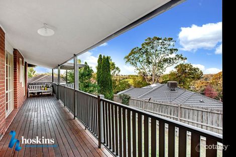 Property photo of 4 Devon Walk Mooroolbark VIC 3138
