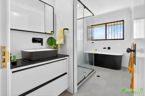 Property photo of 11 Langley Place Albany Creek QLD 4035