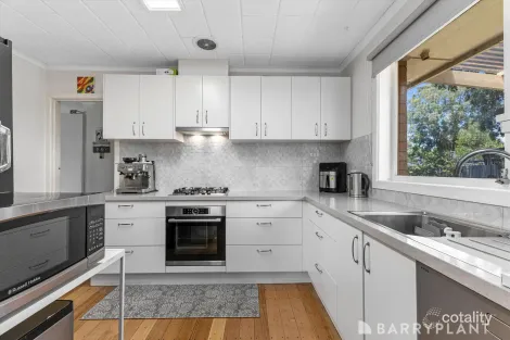 Property photo of 22 Taronga Crescent Croydon VIC 3136