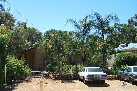 303 Lesmurdie Rd, Lesmurdie, WA 6076