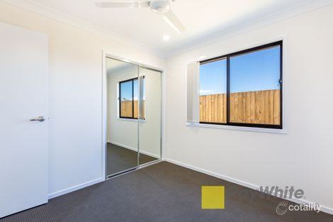 Property photo of 2/7 Mount Mitchell Street Park Ridge QLD 4125