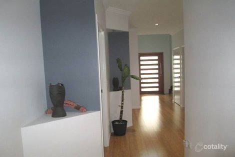 Property photo of 18 Hilas Circuit Sunnybank Hills QLD 4109