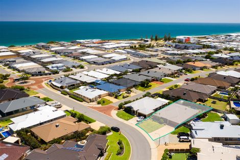 Property photo of 16 Beaufortia Turn Halls Head WA 6210