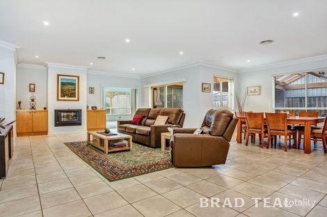 Property photo of 17 Puckle Street Taylors Hill VIC 3037