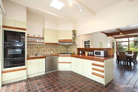Property photo of 20 Russell Crescent Mount Waverley VIC 3149
