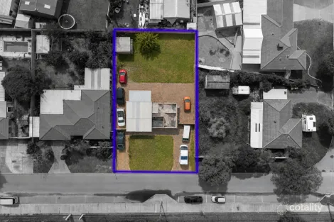 35 AVIGNON WAY, BEECHBORO, WA 6063