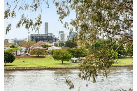 Property photo of 3/36 Sandford Street St Lucia QLD 4067