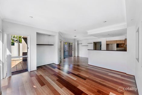 Property photo of 2/8 Hillridge Crescent Varsity Lakes QLD 4227