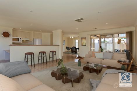 Property photo of 12 Saunders Crescent Wodonga VIC 3690