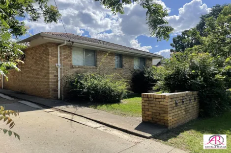 Property photo of 2/114 Mann Street Armidale NSW 2350