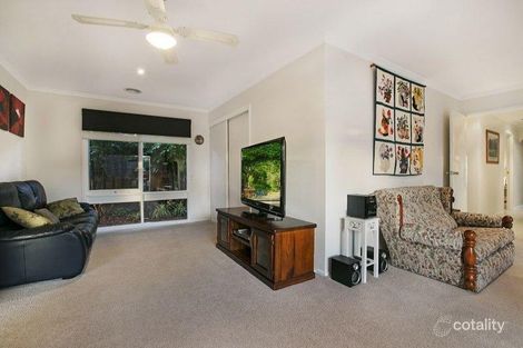 Property photo of 30 Hoysted Avenue Cranbourne North VIC 3977