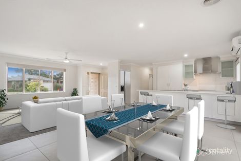 Property photo of 42 Wattlewoods Place Carrum Downs VIC 3201