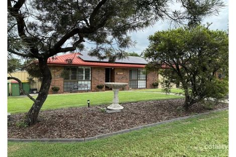 8 Blenheim Cres, Yamanto, QLD 4305