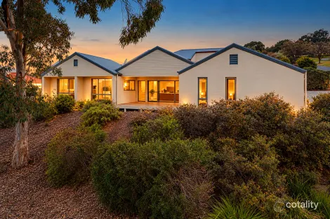 Property photo of 8 Donnington Drive Wodonga VIC 3690