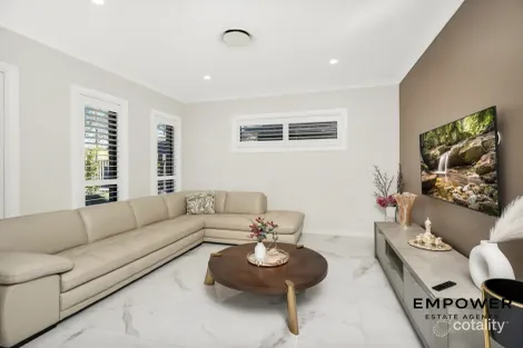 Property photo of 26 Glenroy Drive Claymore NSW 2559