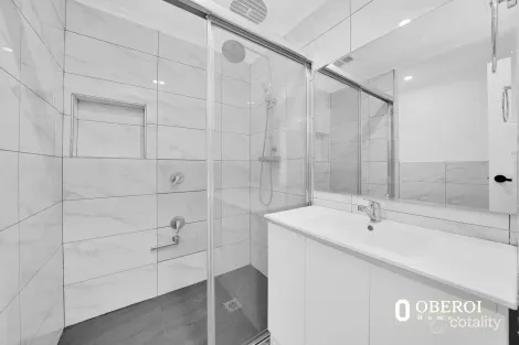Property photo of 10 Caroline Crescent Cranbourne West VIC 3977