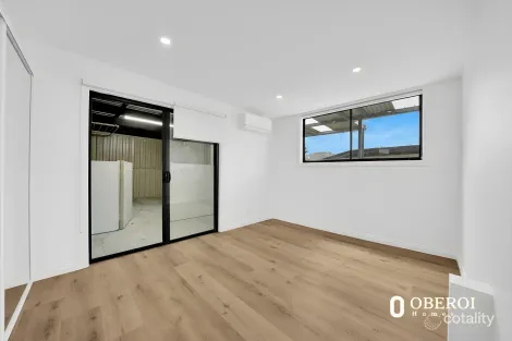 Property photo of 10 Caroline Crescent Cranbourne West VIC 3977